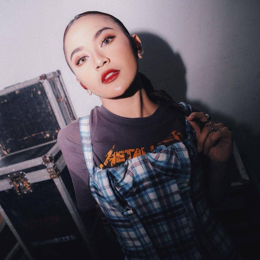 instagram.com/mahaliniraharja