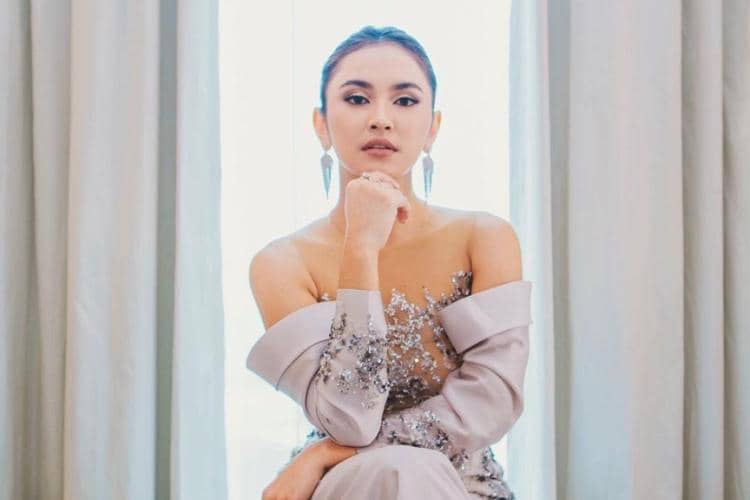 instagram.com/mahaliniraharja