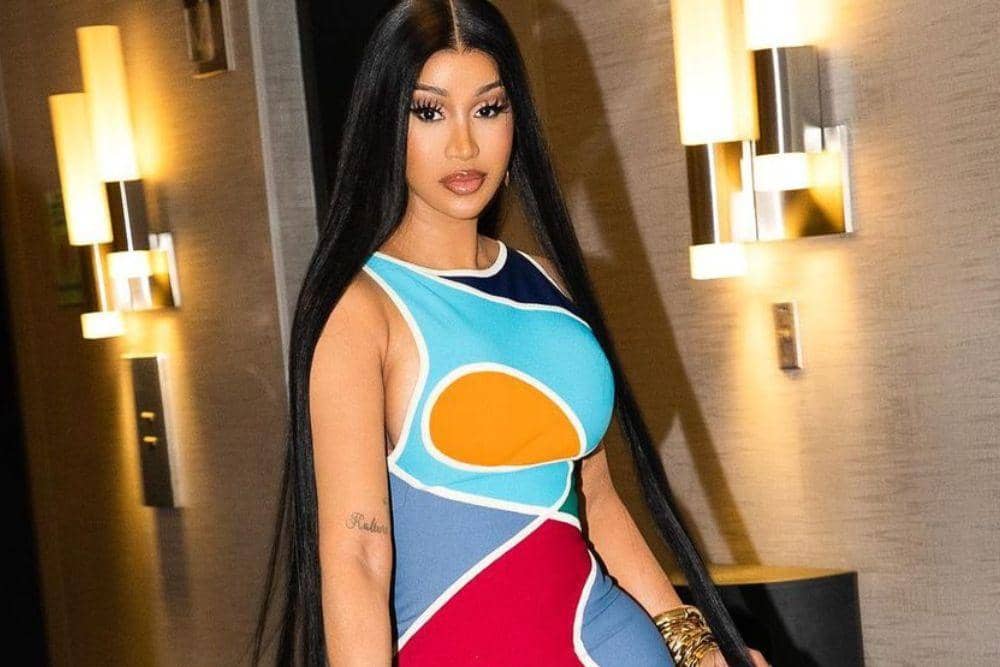 instagram.com/iamcardib