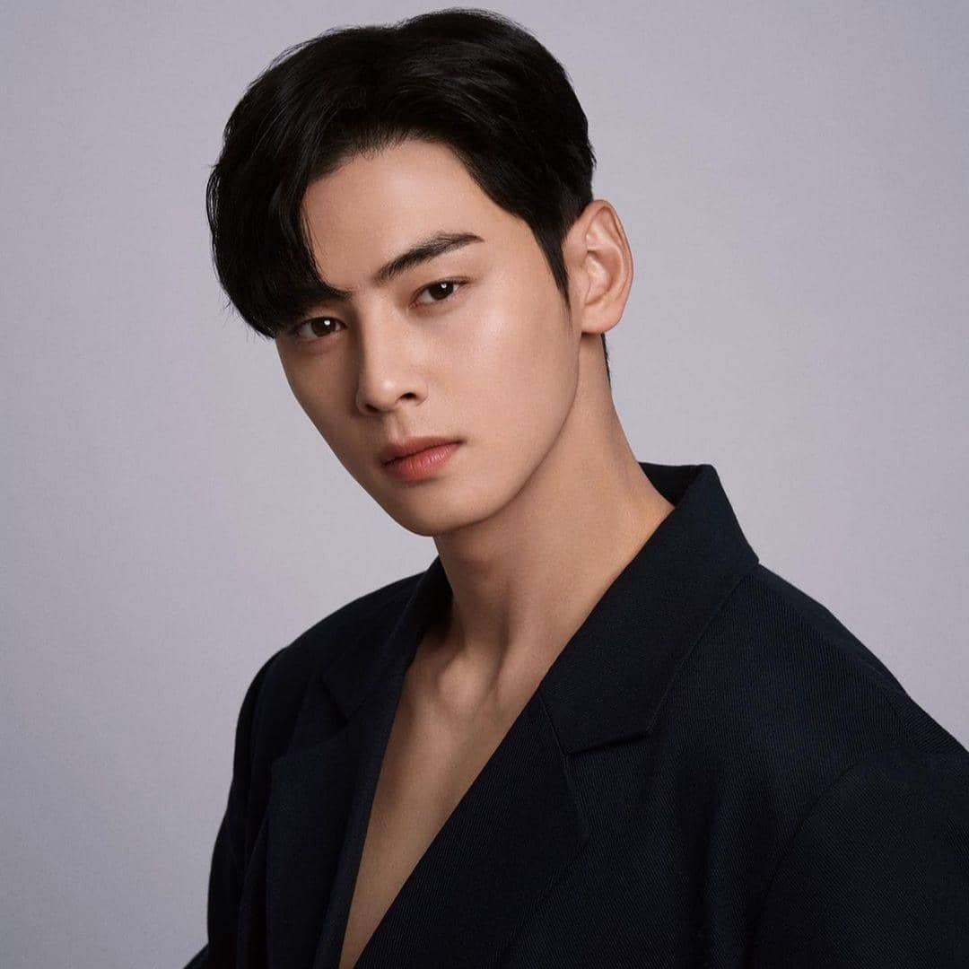 instagram.com/eunwo.o_c