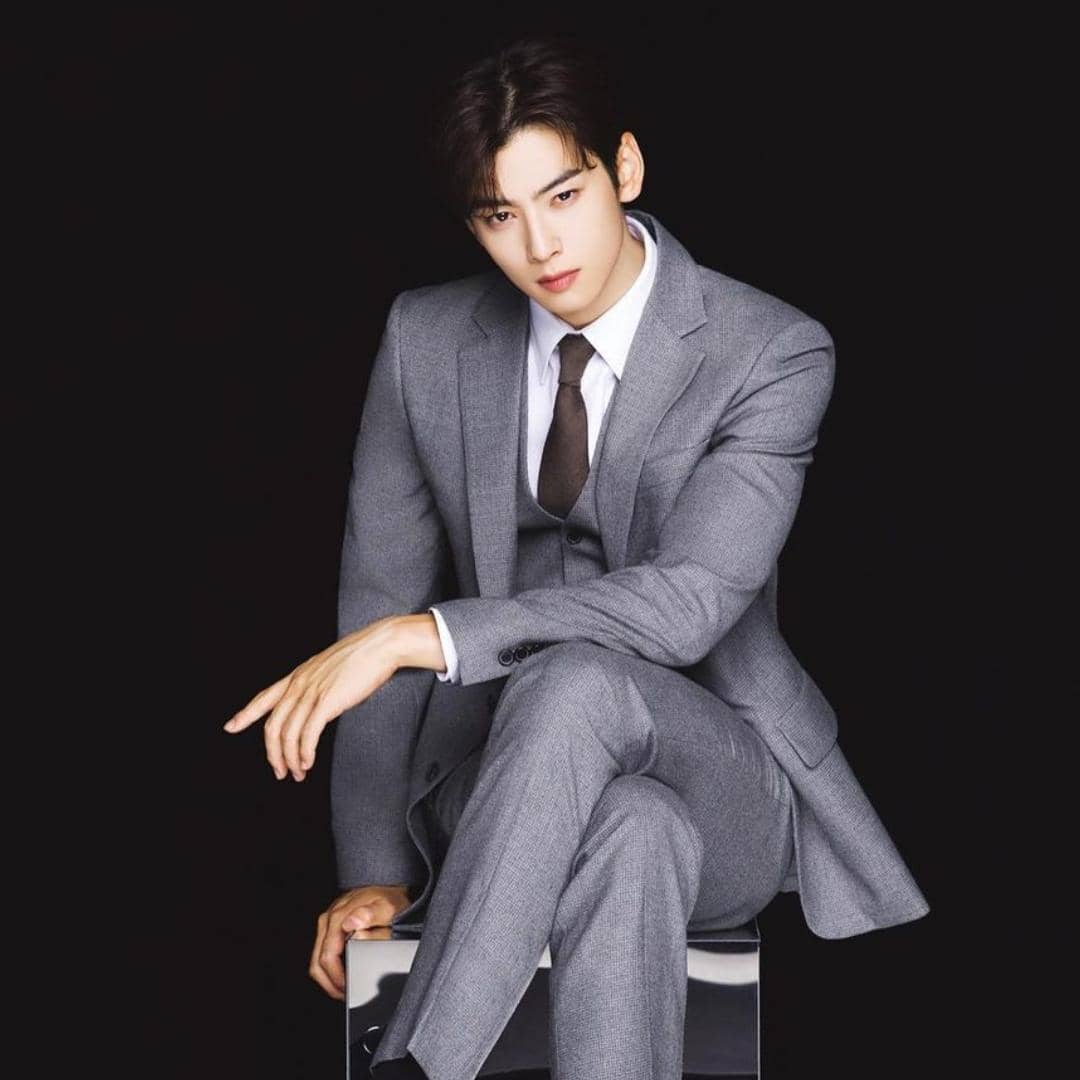 instagram.com/eunwo.o_c