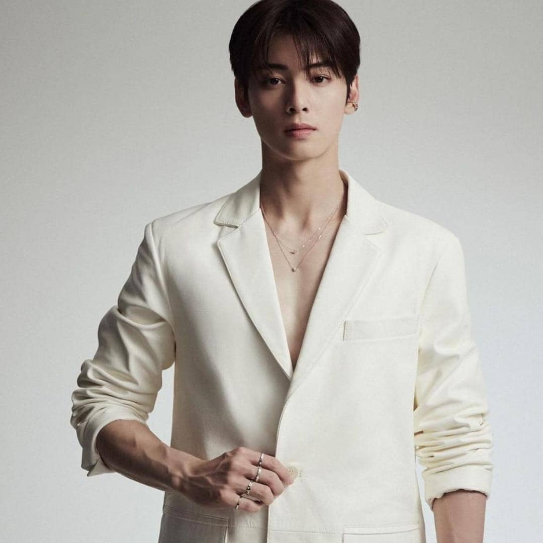 instagram.com/eunwo.o_c