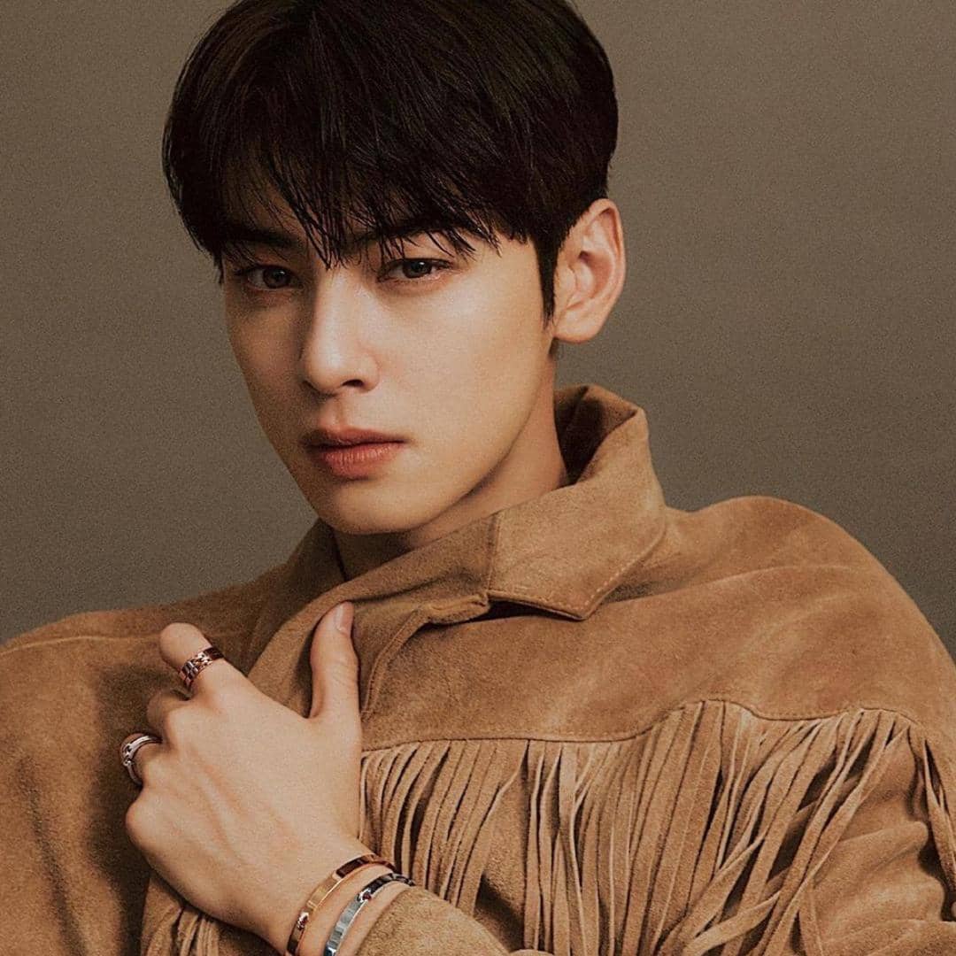 instagram.com/eunwo.o_c