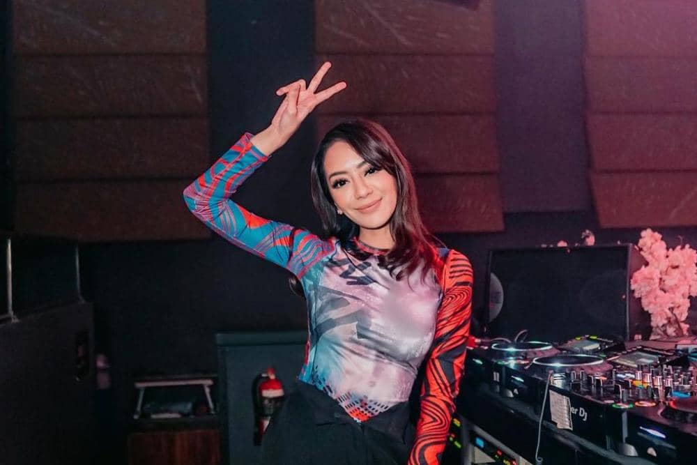 instagram.com/dj_freya