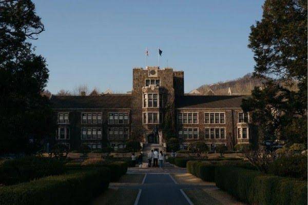 Instagram.com/yosei_university