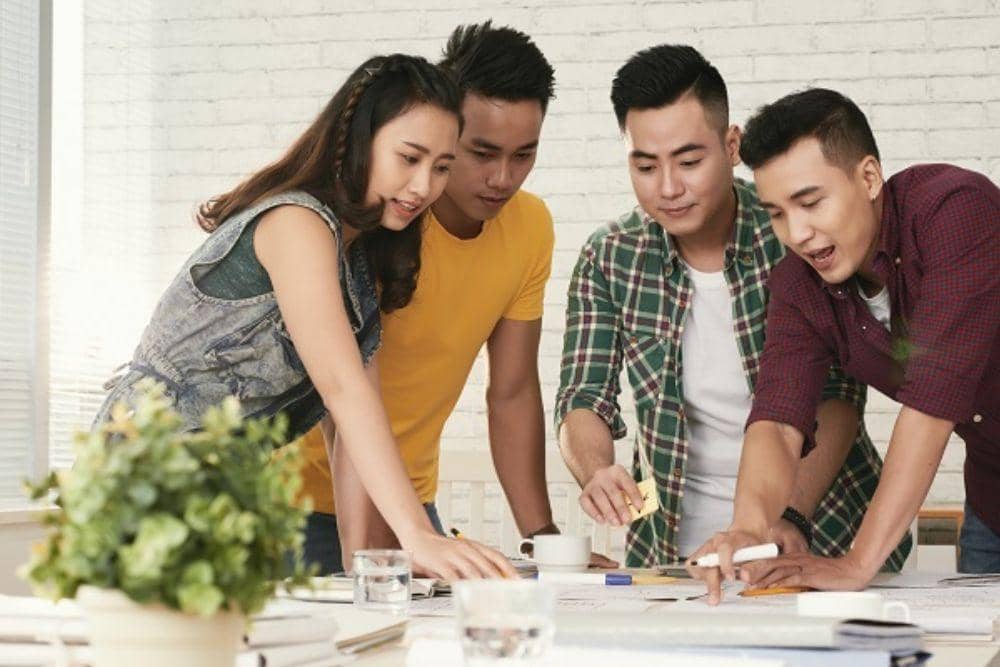 freepik.com, glints.com