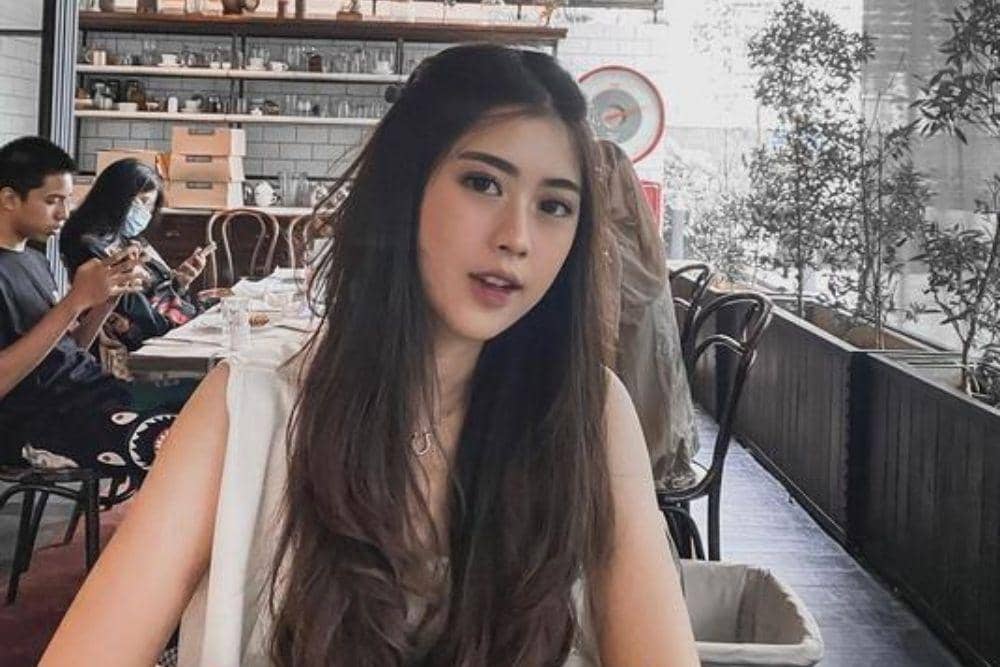 instagram.com/larasatiwira