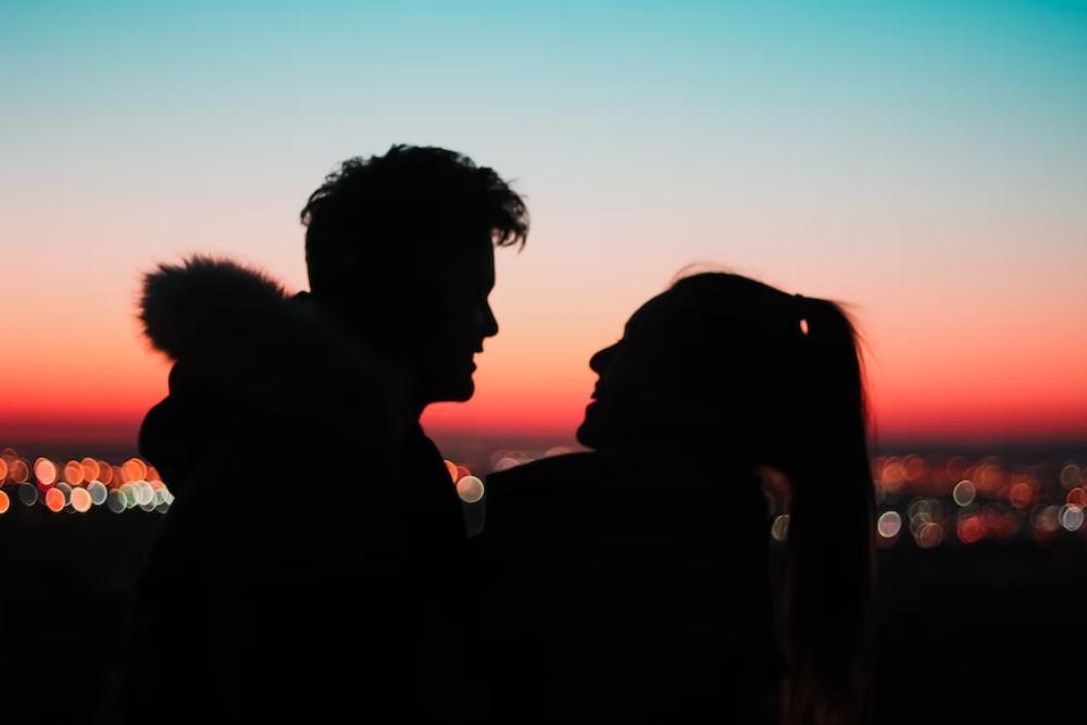 50 Kata-Kata Bucin Bikin Baper untuk Pacar, Romantis!