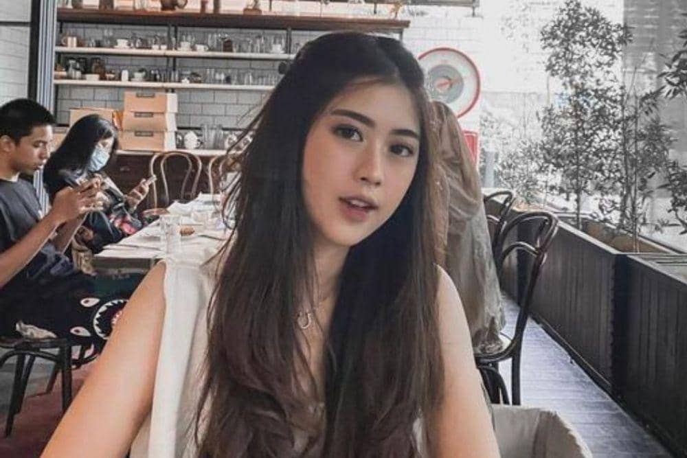 instagram.com/larasatiwira