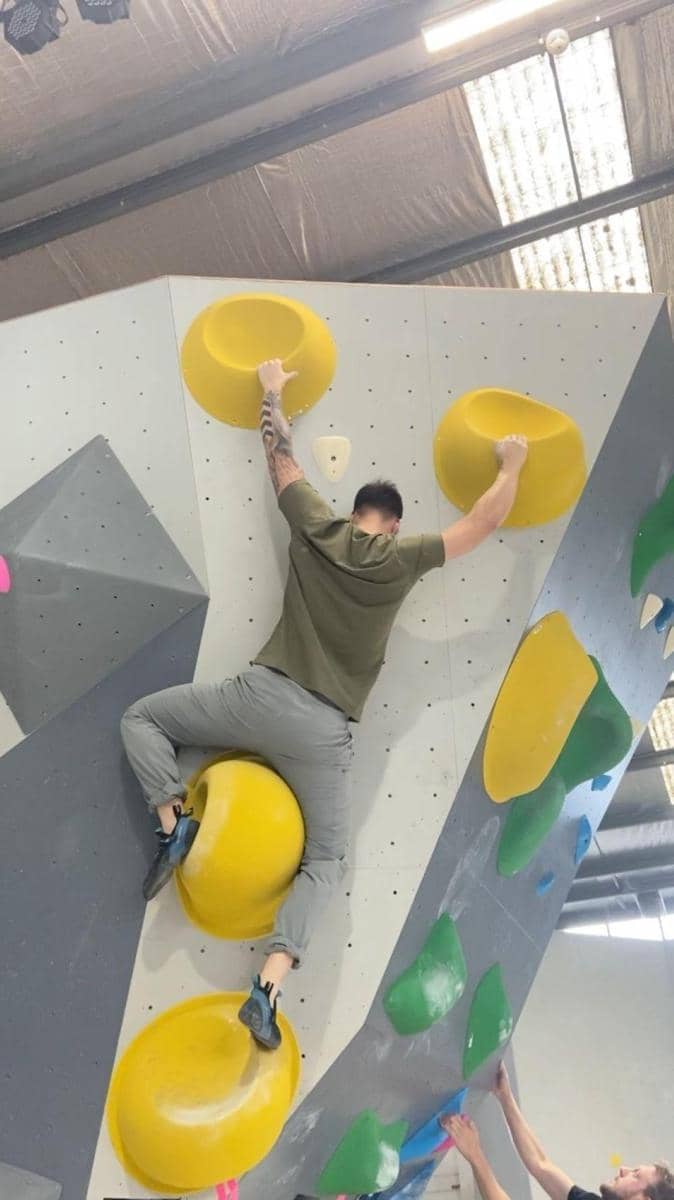 instagram.com/chalkinthecrevices