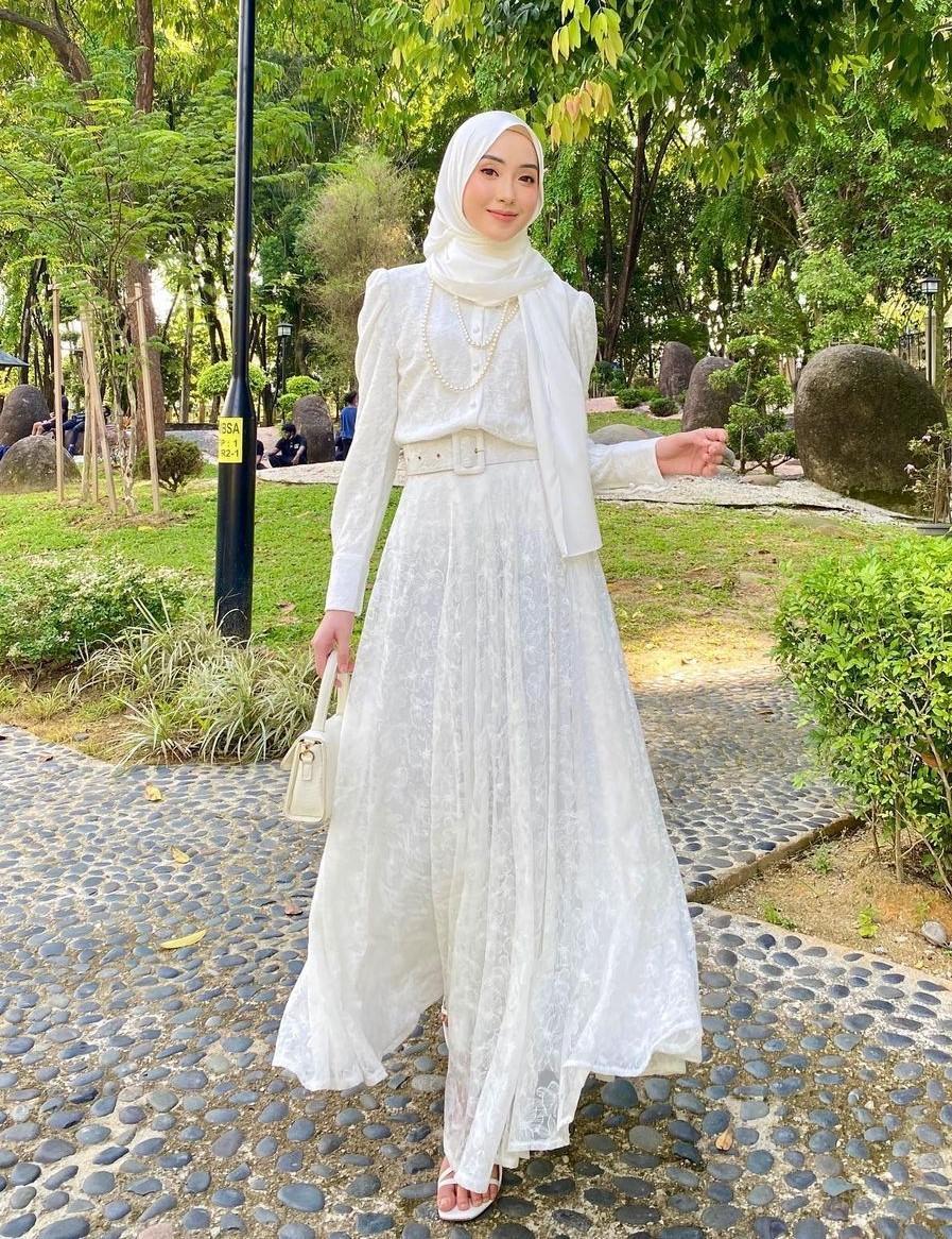Model Gamis Putih4 Mewah dan Elegan, Cocok untuk Lebaran Model Gamis Putih Mewah dan Elegan, Cocok untuk Lebaran