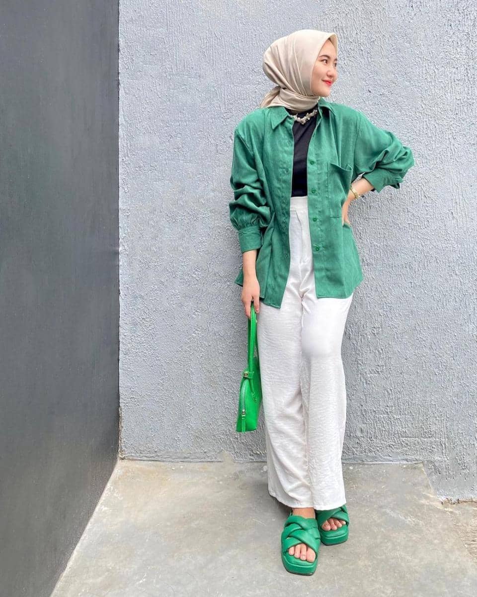 inspirasi padu padan outfit warna hijau emerald 