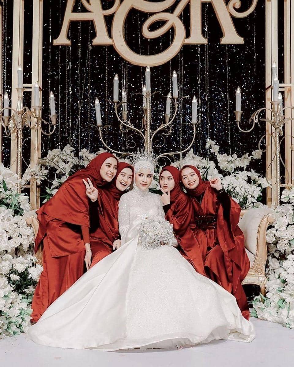 instagram.com/emyaghnia