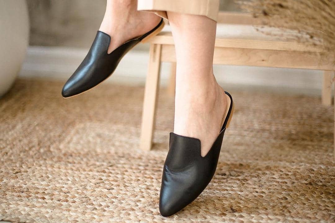 Model Flat Shoes Paling Timeless dan Tips Padu-padannya