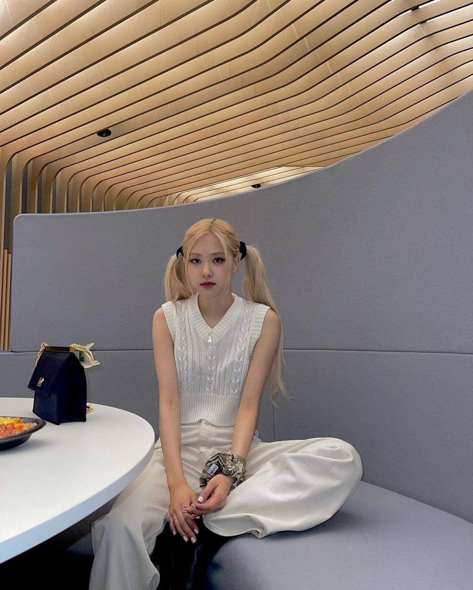 instagram.com/roses_are_rosie