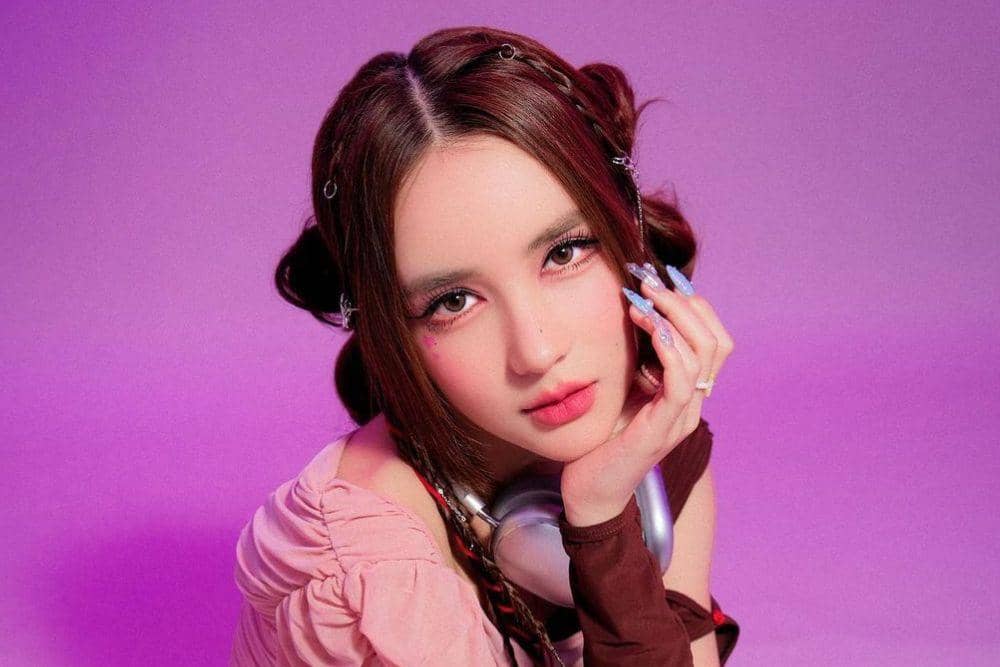 instagram.com/yoshirinrada