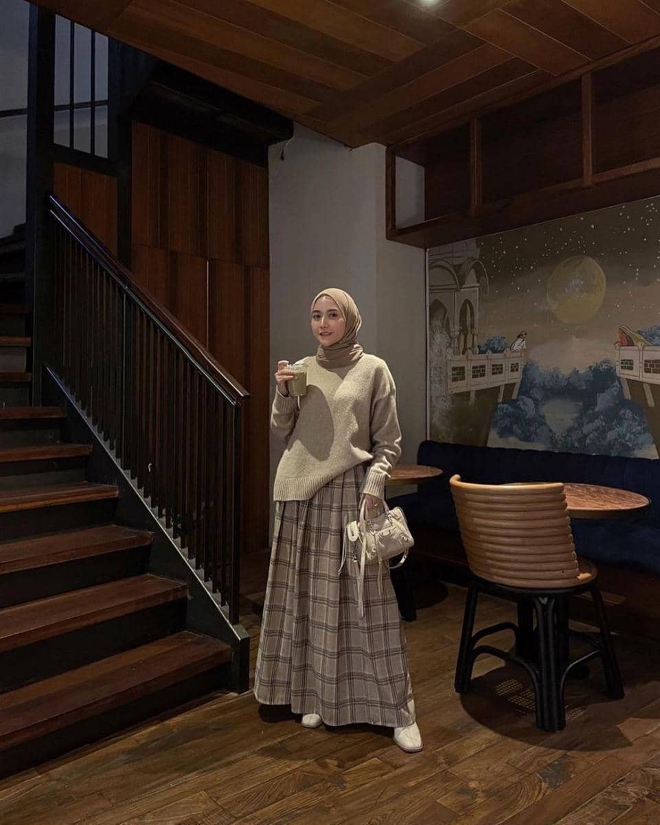 Nisa Cookie dan paduan knitting wearnya (instagram.com/nisacookie)