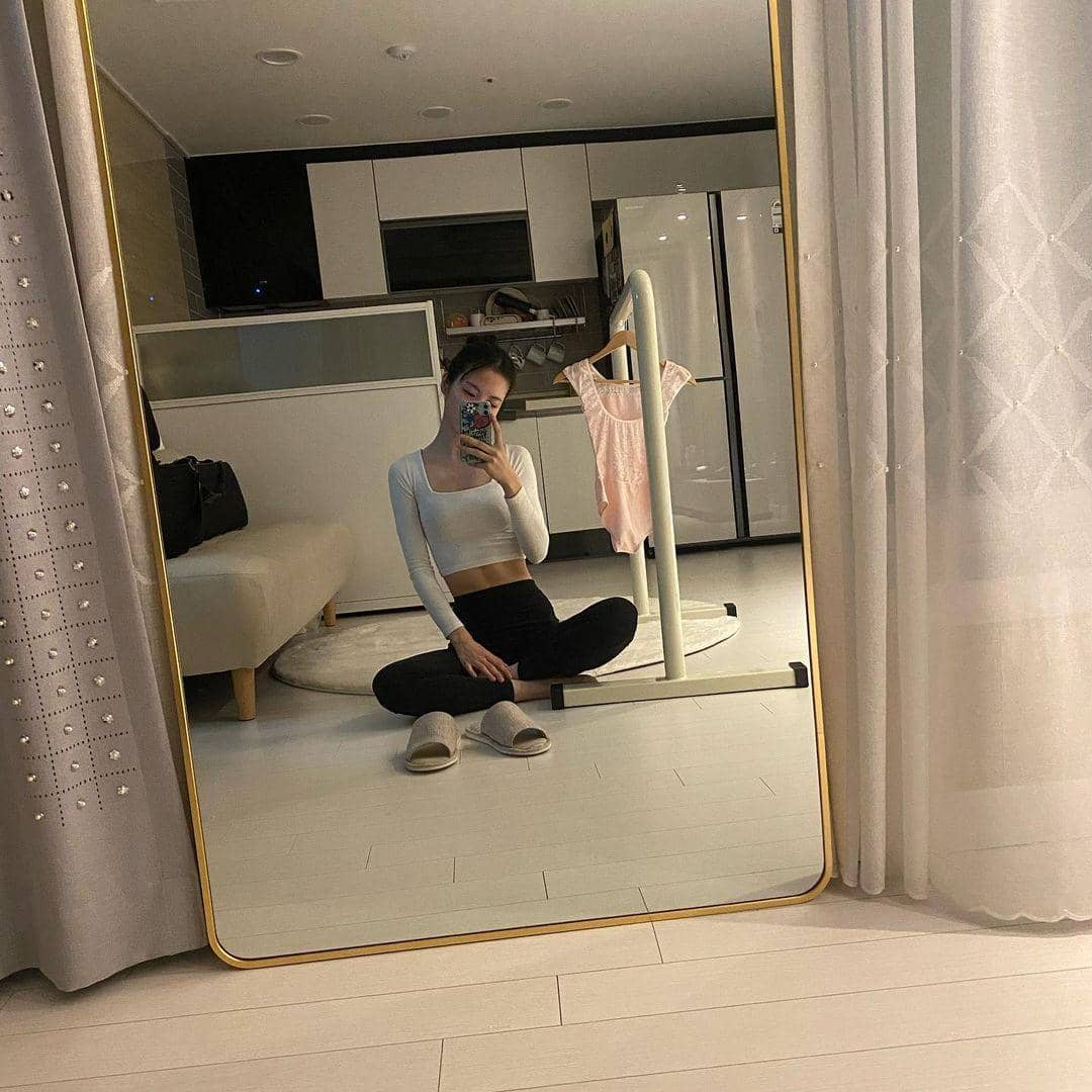 instagram.com/__shinyeeun