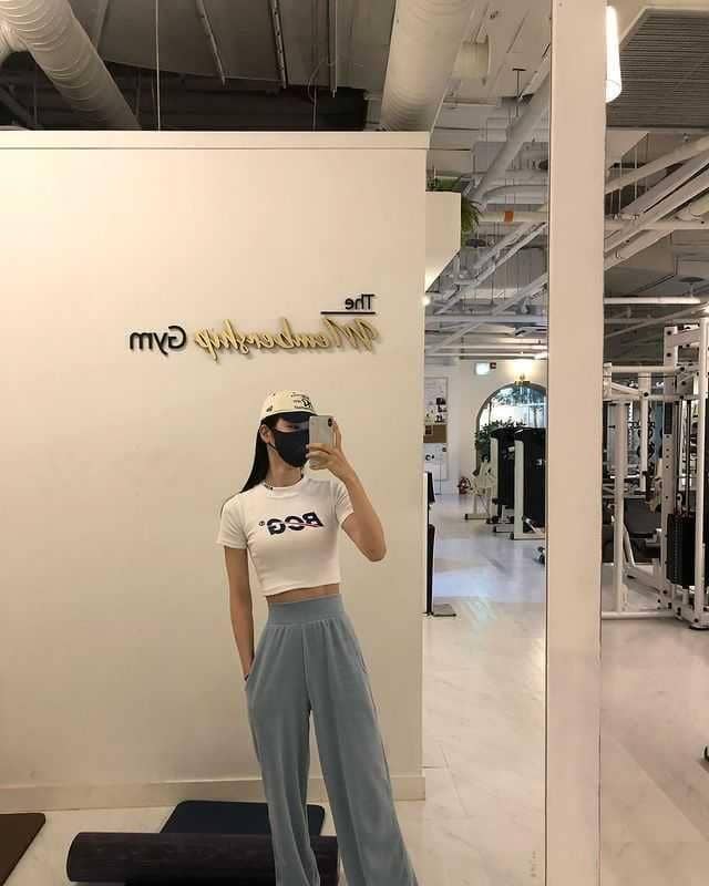 instagram.com/__shinyeeun