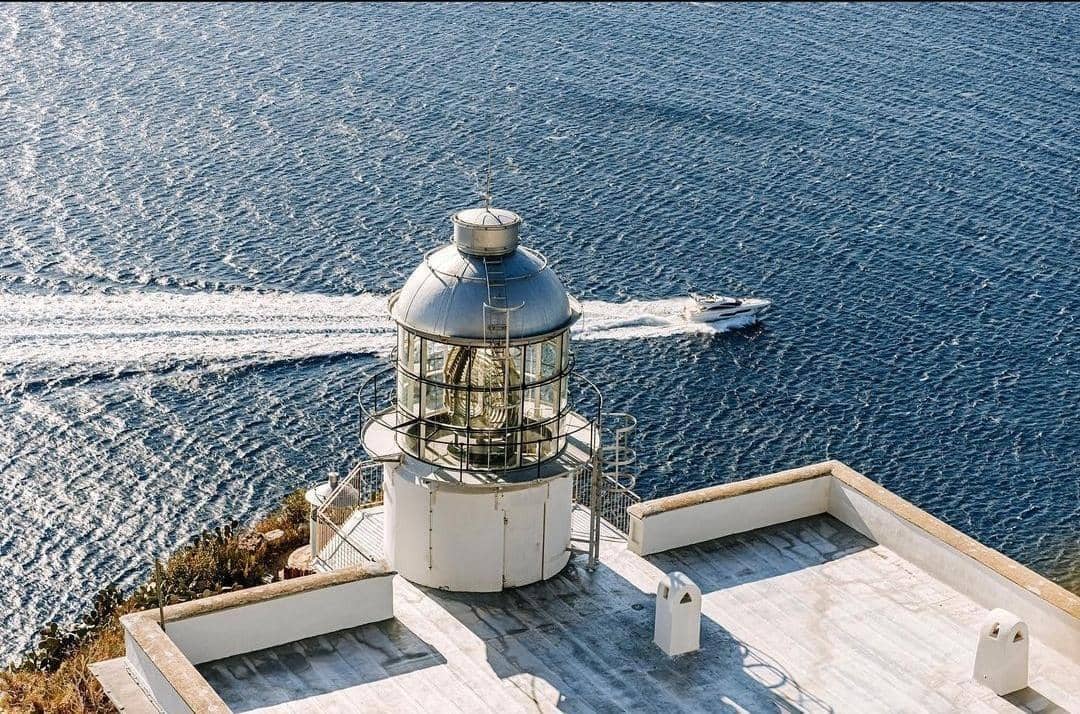 Instagram/@floatelhideaways