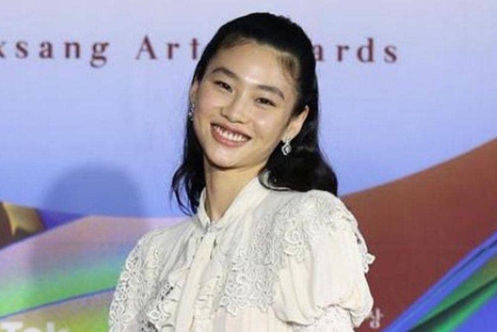 instagram.com/hoooooyeony