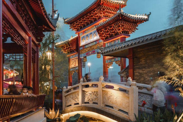 anekatempatwisata.com