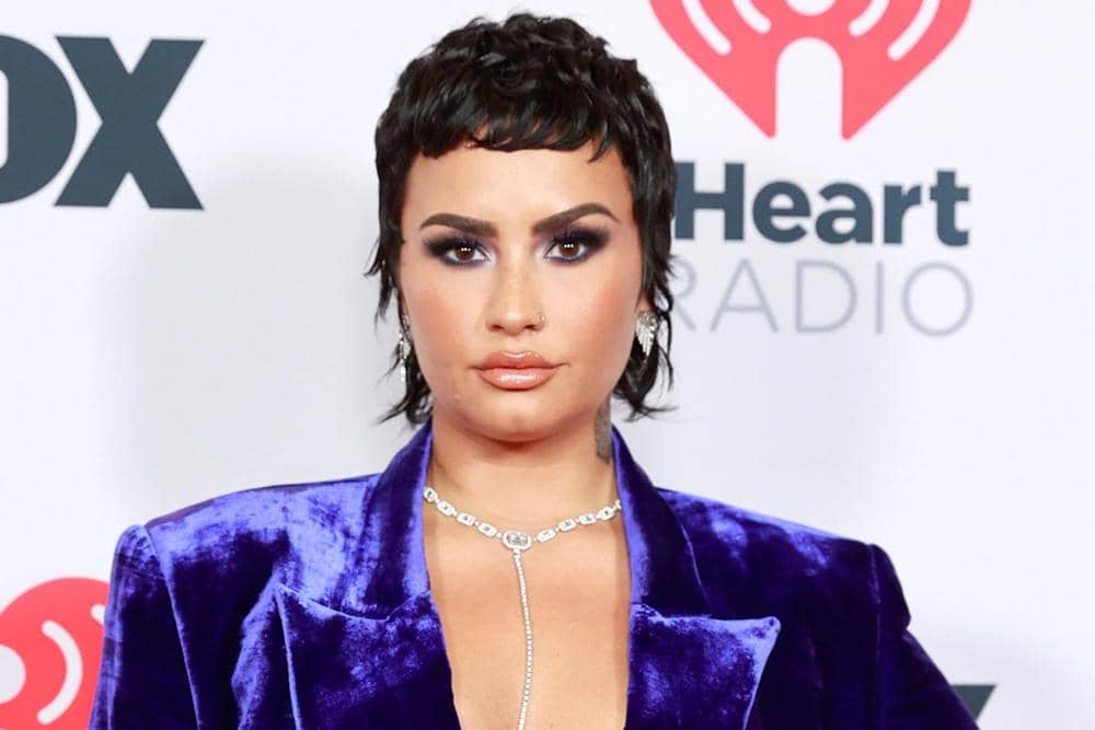 eonline.com/Emma McIntyre/Getty Images untuk iHeartMedia