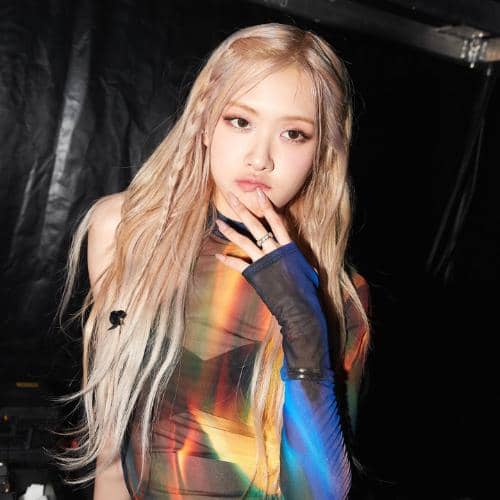 instagram.com/roses_are_rosie