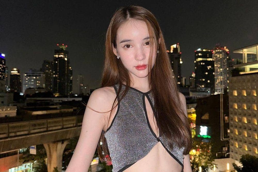 instagram.com/yoshirinrada