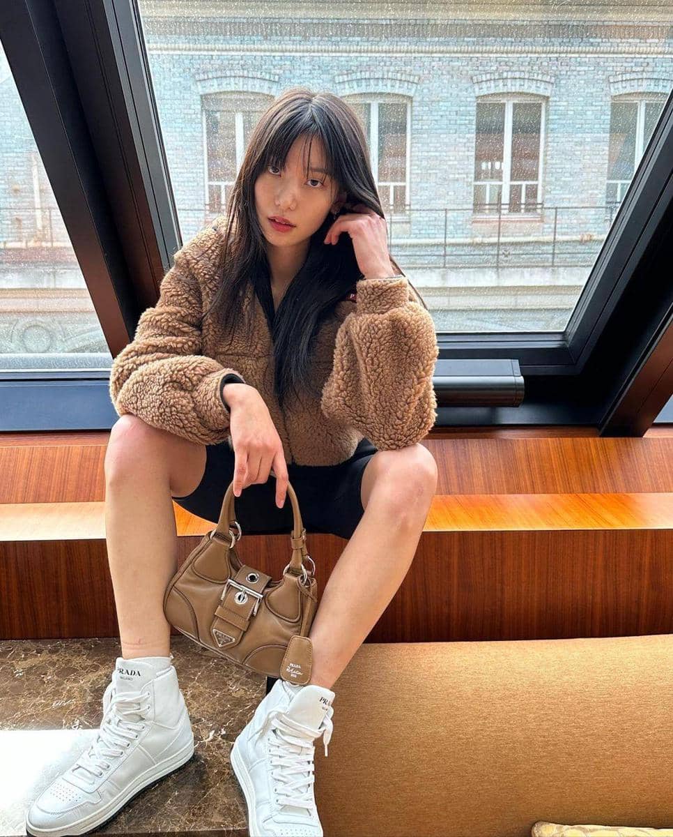 instagram.com/holly608