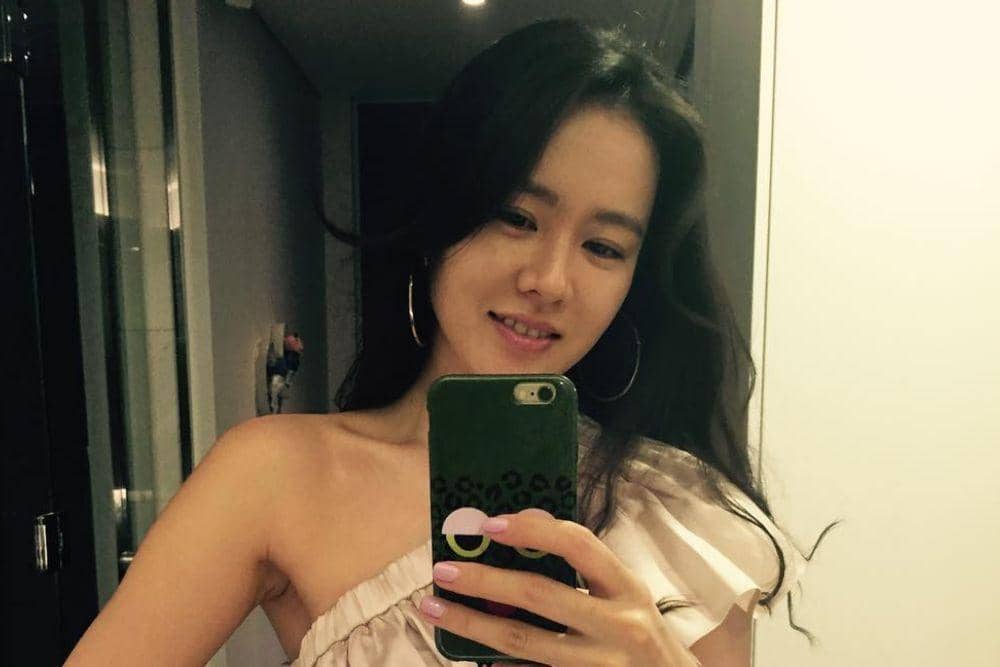 instagram.com/yejinhand