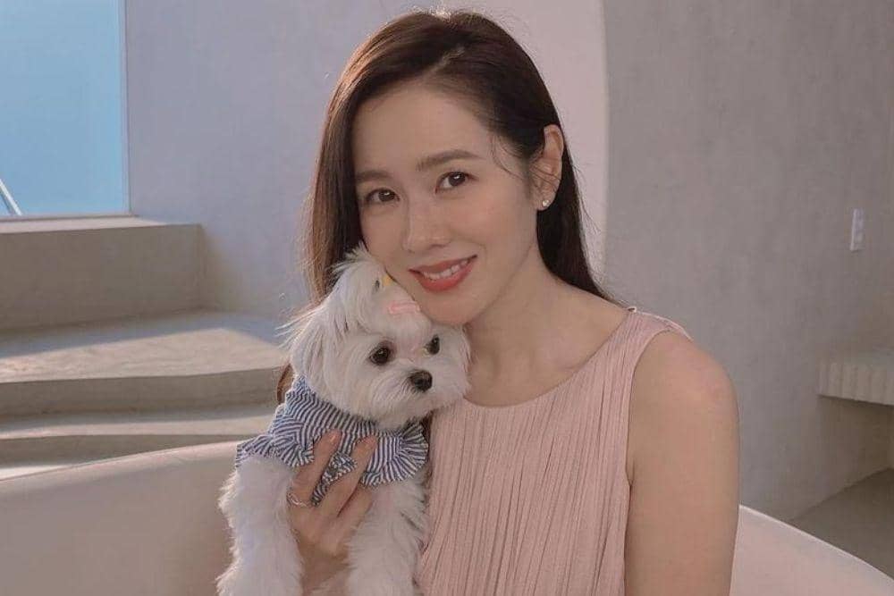 instagram.com/yejinhand