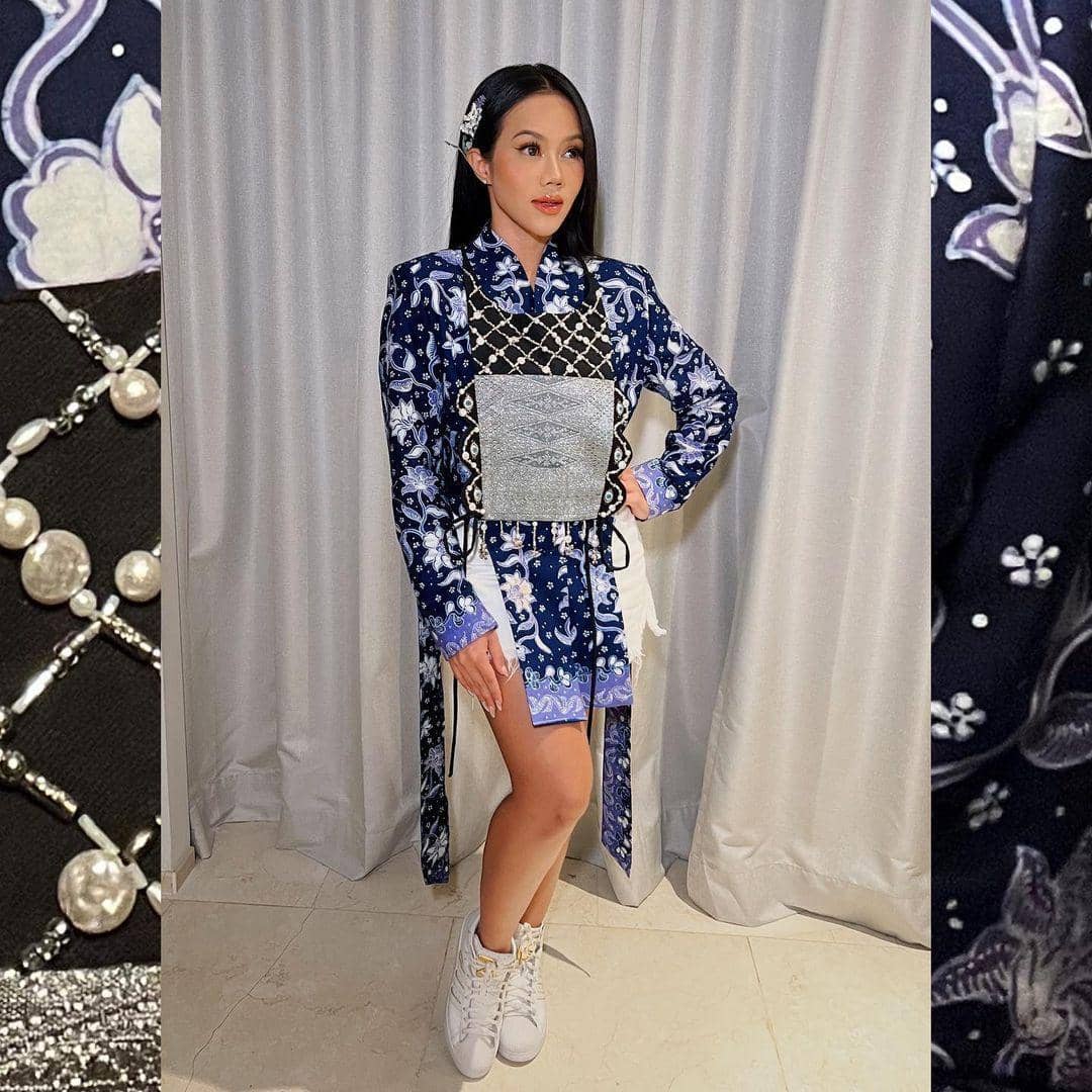 instagram.com/yurayunita