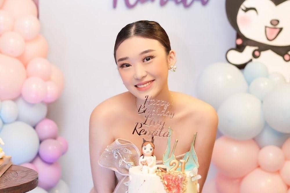 Instagram.com/livyrenata