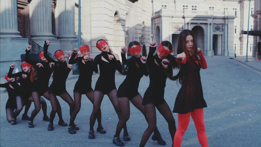 YouTube.com / BLACKPINK