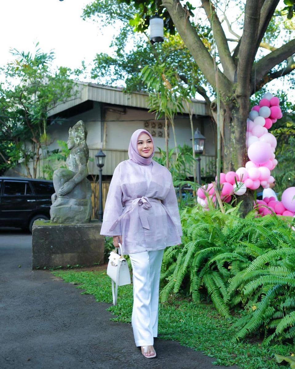 instagram.com/aurelie.hermansyah