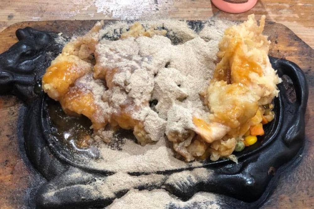 twitter.com/firnialaila