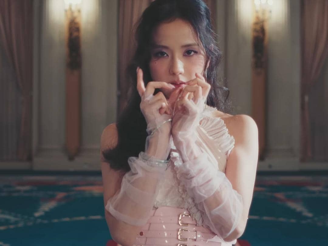 YouTube.com/BLACKPINK