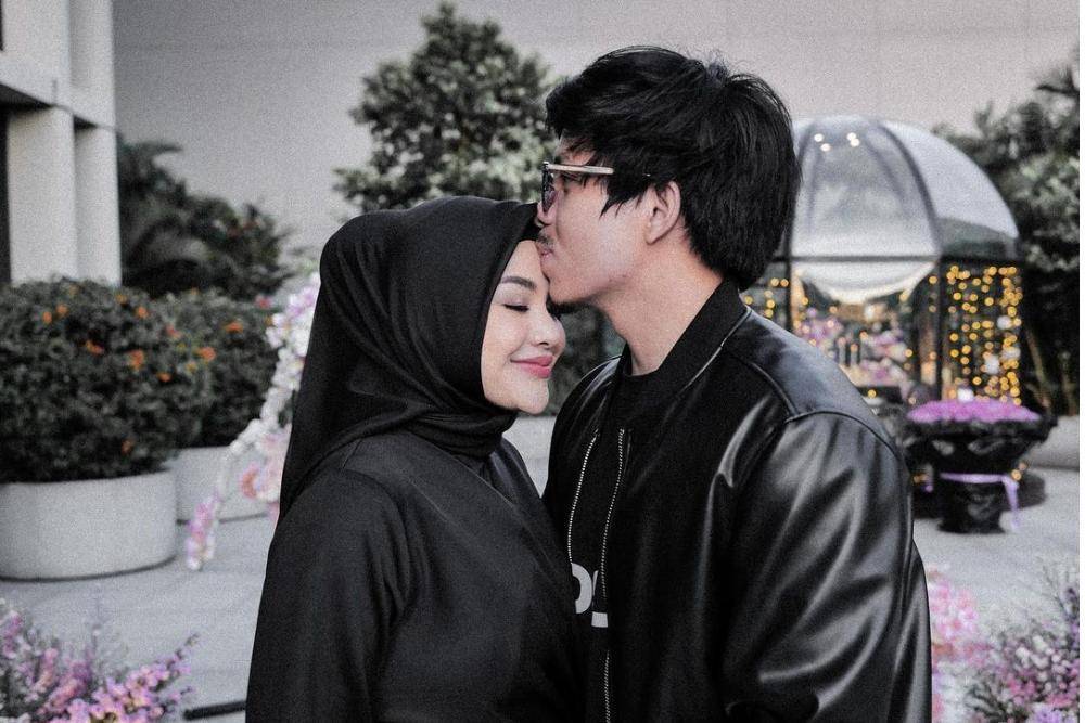 7 Potret Atta Halilintar dan Aurel Rayakan Anniversary Pernikahan