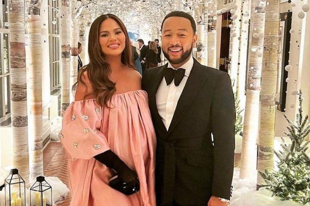 instagram.com/johnlegend