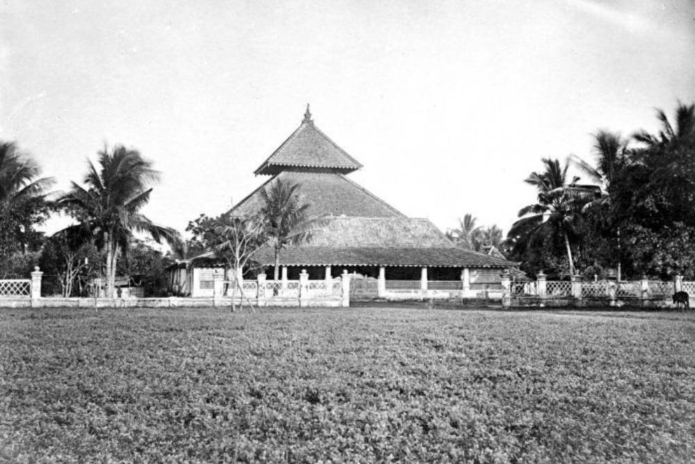Kerajaan Islam Pertama di Pulau Jawa adalah Demak, Ini Sejarahnya