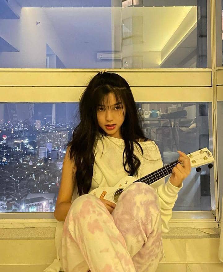 Instagram.com / gabriellaekaputri