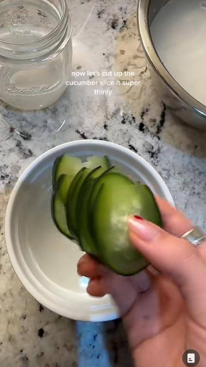 tiktok.com/@glowwithava