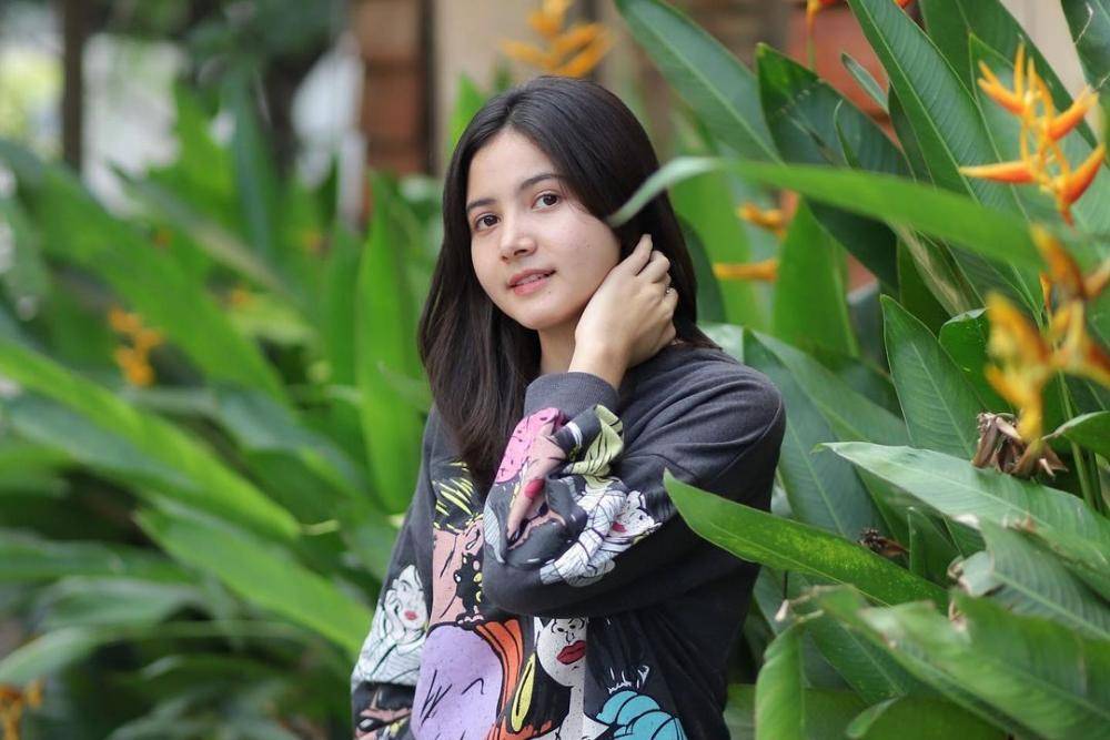 10 Fakta Bulan Sutena yang Diminta Maia Estianty untuk Jadi Menantunya