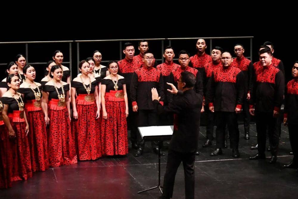 instagram.com/bataviamadrigalsingers