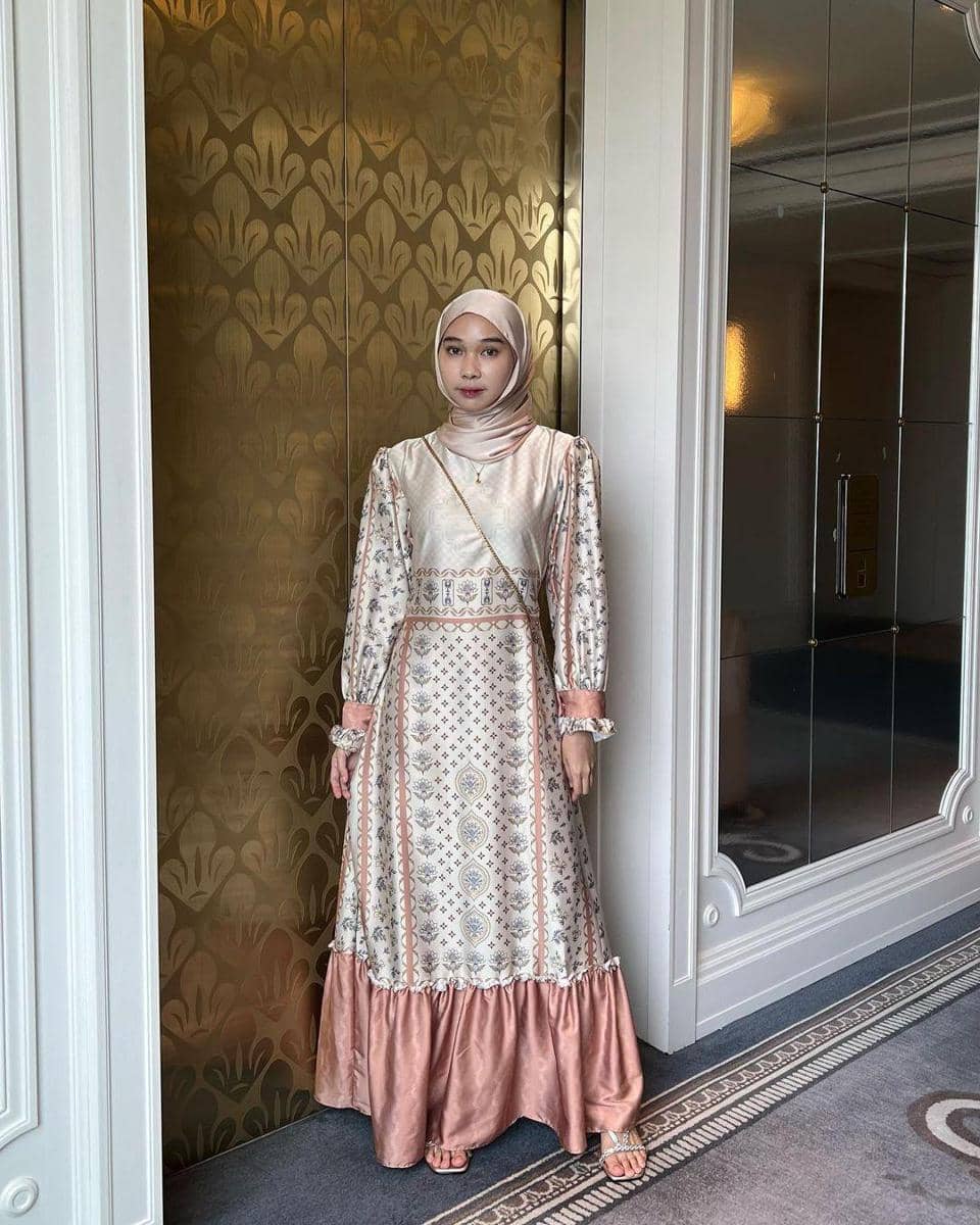 instagram.com/nasariastri