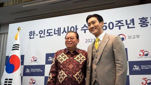 Instagram.com/siwonchoi