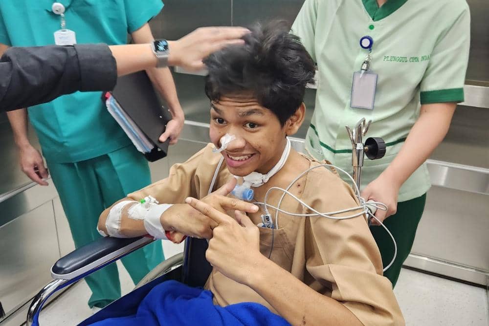 twitter.com/seeksixsuck