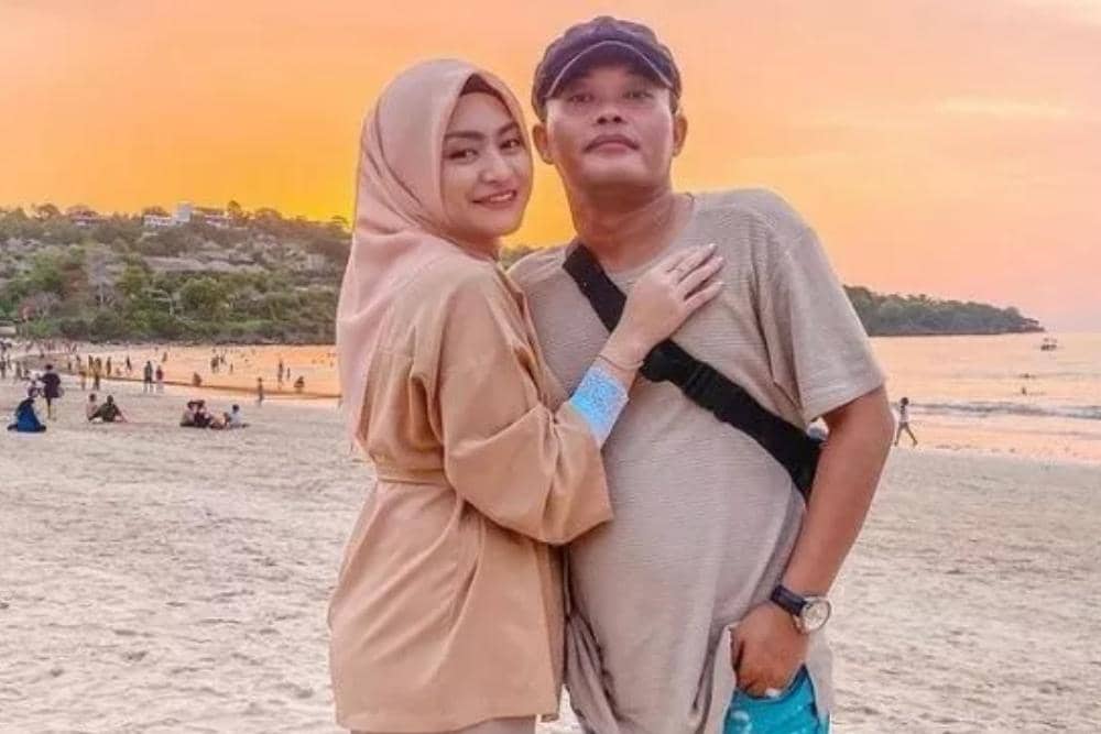 instagram.com/nathalieholscher