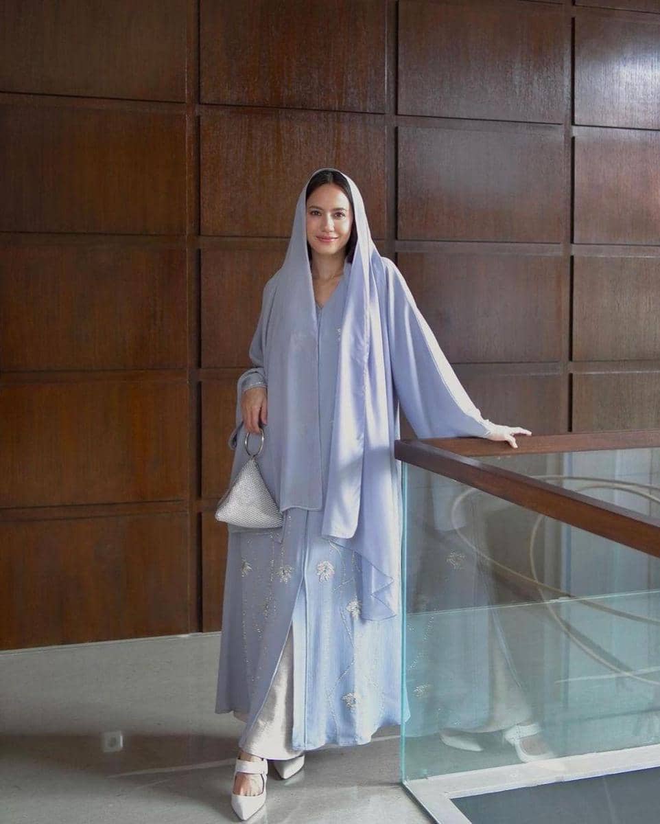 instagram.com/pevpearce